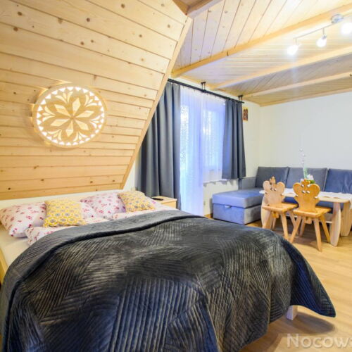 Apartament 3-osobowy z dostępem do ogrodu z widokiem na góry