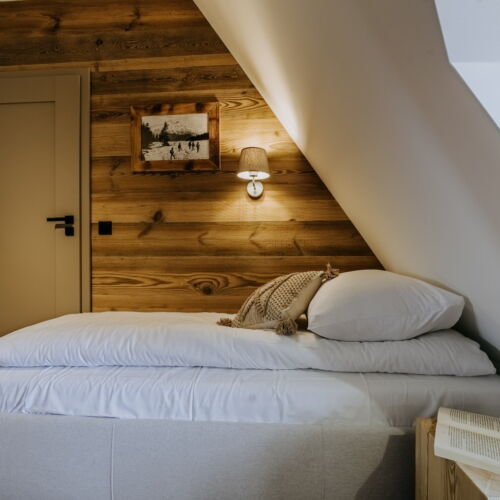 Apartament cu balcon cu vedere spre munte cu 1 camera pentru 3 pers.