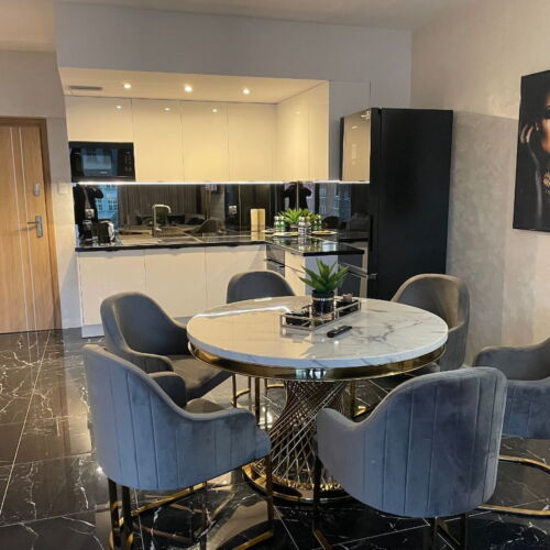 Cały dom 8-osobowy z prysznicem z widokiem na rzekę