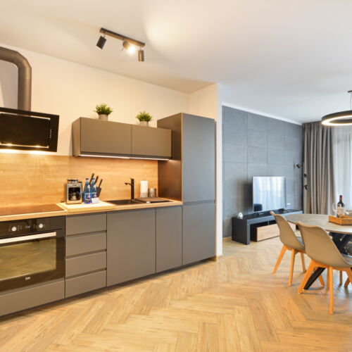 4-osobowy z prysznicem cały dom