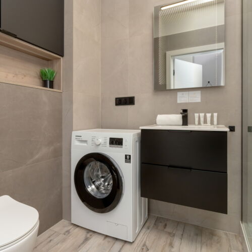 Întreaga unitate cu duș pentru 4 pers. (se inchirieaza doar integral)