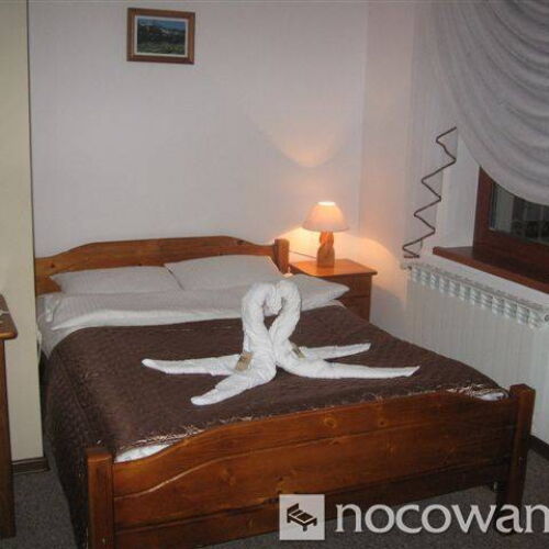 Camera dubla cu duș cu grădină