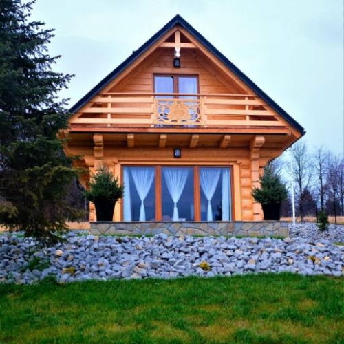 Cabană cu terasă pentru 6 pers. (se inchirieaza doar integral)