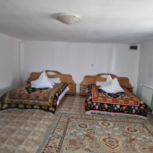 Emeleti tetőtéri négyágyas szoba