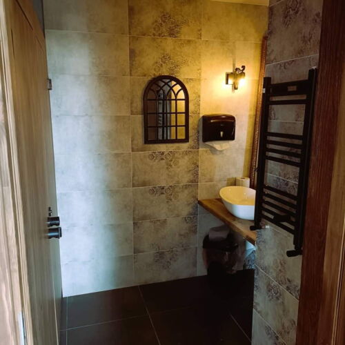 Apartament 5-osobowy na piętrze z widokiem na ogród z 2 pomieszczeniami sypialnianymi