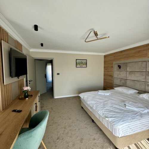 Apartament 4-osobowy na piętrze Lux z 2 pomieszczeniami sypialnianymi