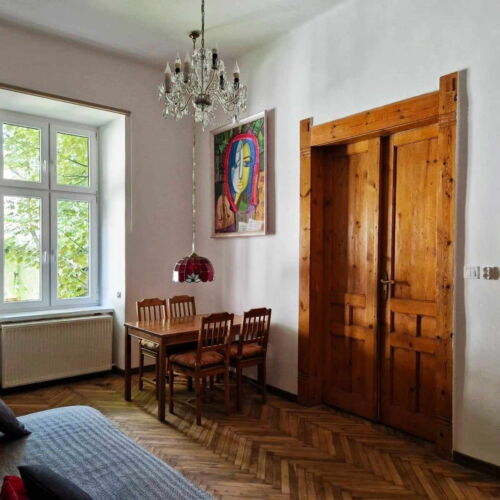 Apartament 8-osobowy na parterze z antresolą z 3 pomieszczeniami sypialnianymi (możliwa dostawka)