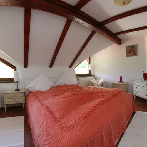 Camera dubla la etaj