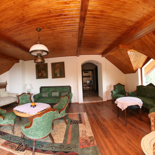 Apartament la parter cu 2 camere pentru 4 pers.