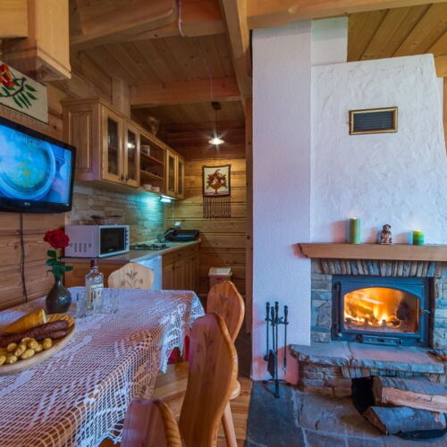 Roubenka (jako celek) se zahradou pro 7 os. s výhledem na hory