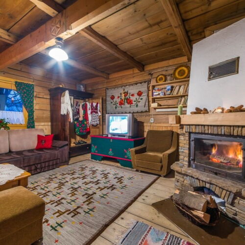 Roubenka (jako celek) se zahradou pro 7 os. s výhledem na hory