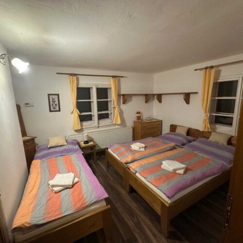 Chata (jako celek) se sprchou  pro 3 os.