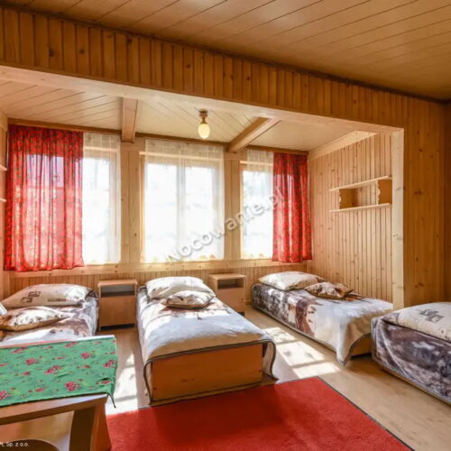 Pokój 4-osobowy z prysznicem z dostępem do ogrodu