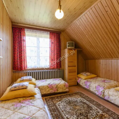 Pokój 4-osobowy z prysznicem z dostępem do ogrodu