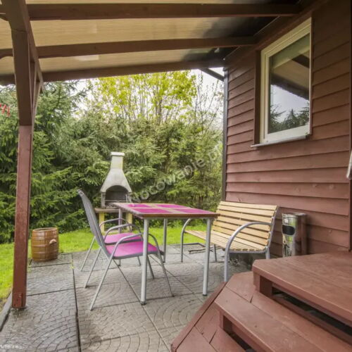 Domek drewniany 4-osobowy z klimatyzacją (możliwa dostawka)