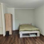 Apartman se sprchou s privátní koupelnou mimo apartmán pro 2 os.