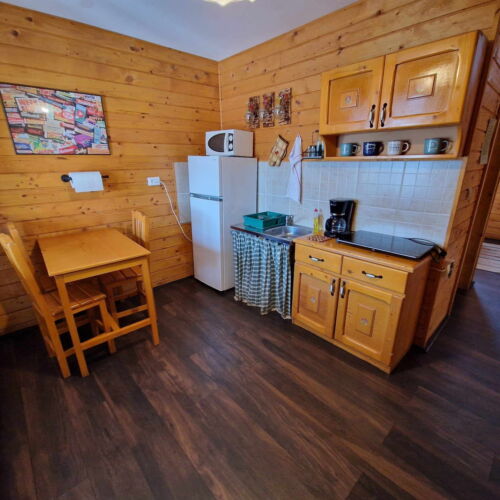 Suita la parter cu bucătărie proprie cu 1 camera pentru 2 pers.