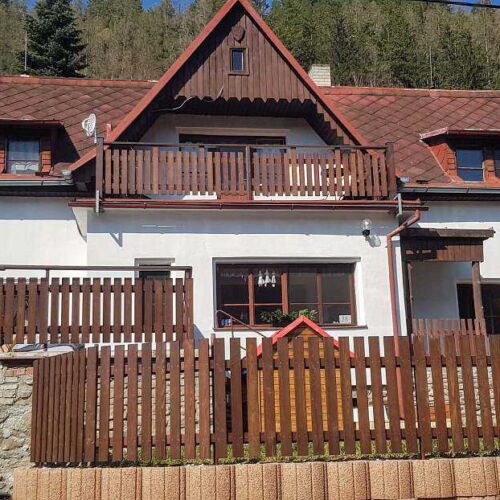 Chalupa (jako celek) se sprchou s privátní koupelnou mimo apartmán pro 21 os.