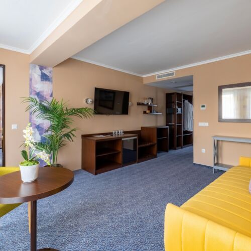 Suita executive (urcare pe scări) cu 3 camere pentru 6 pers.