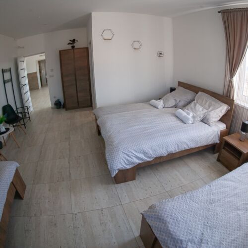 Pokój 4-osobowy z widokiem na las z widokiem na ogród (możliwa dostawka)