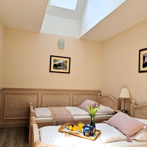 Standard Twin Room ensuite