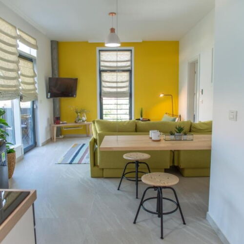 Deluxe 2-Room Apartment for 4 Persons