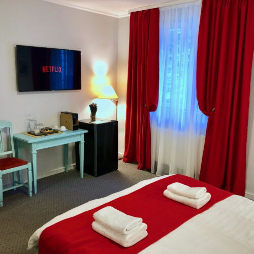 Camera dubla confort la etaj