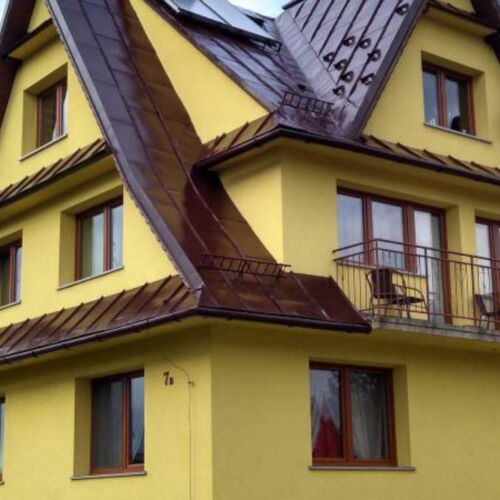 Camera twin cu chicinetă comună