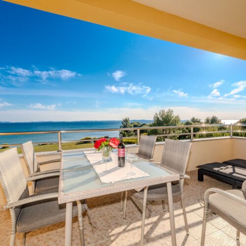 Apartament family cu vedere spre mare cu 2 camere pentru 4 pers.