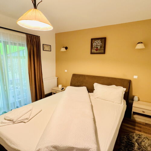 Camera dubla junior la parter