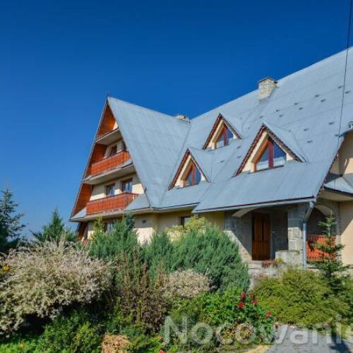 Pokoj s balkónem s koupelnou pro 3 os.