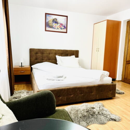 Camera dubla exclusive la etaj