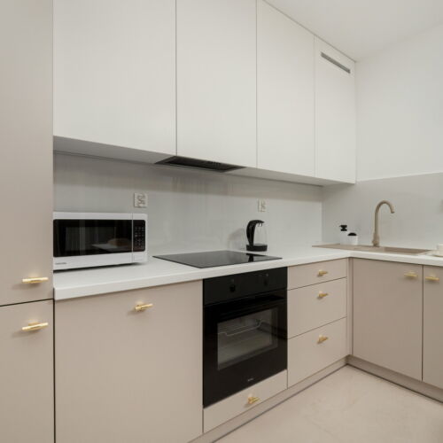 (jako celek) s vanou pro 6 os. celý Dům