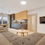 Apartman s privátní koupelnou mimo apartmán s terasou pro 4 os. (s možností přistýlky)