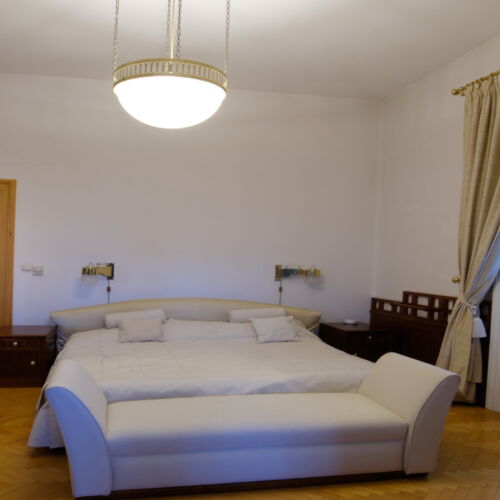 Panoramic Palace House for 10 Persons