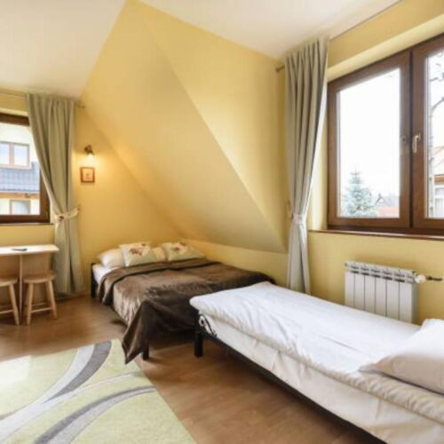 Pokój 3-osobowy z dostępem do ogrodu