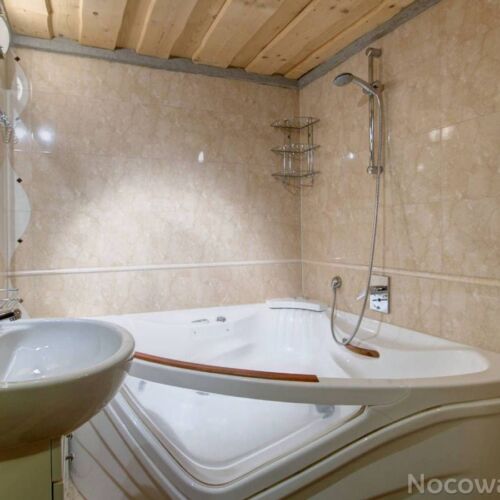 Domek drewniany 4-osobowy z dostępem do ogrodu z widokiem na góry