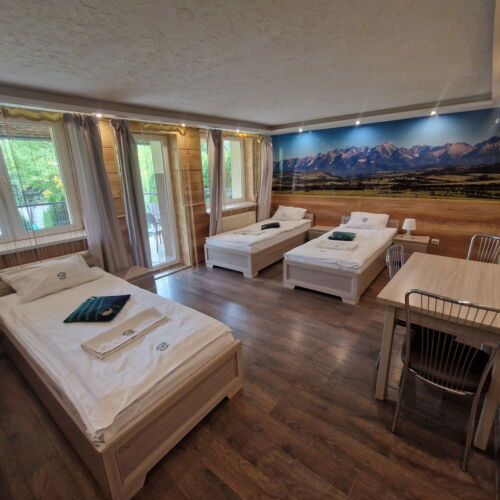 Pokój 3-osobowy na parterze ze wspólnym aneksem kuchennym