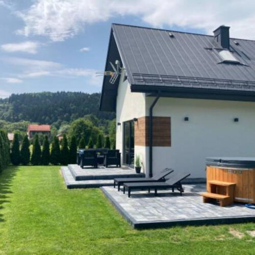 Mountain View Holiday Home for 8 Persons with Garden