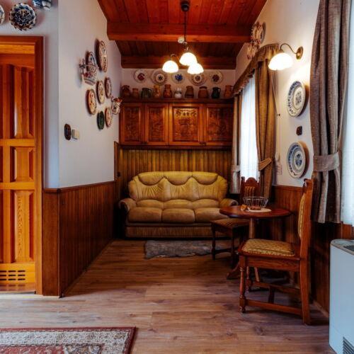 Suita la etaj cu balcon cu 1 camera pentru 3 pers.