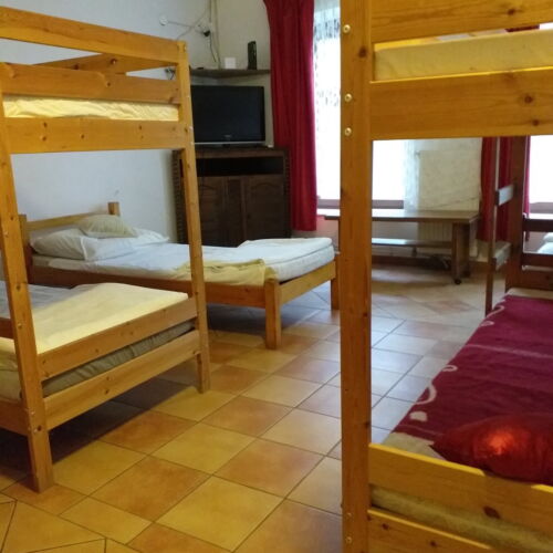 Pokoj pro 8 os. v přízemí 