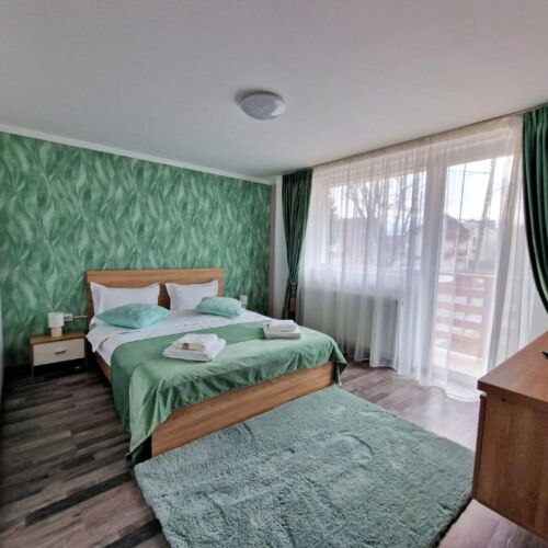 Cabană pentru 10 pers. (se inchirieaza doar integral)