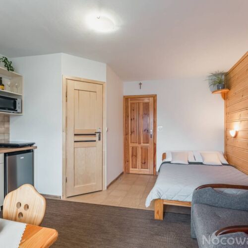 Erdgeschosses 1-Zimmer-Apartment für 3 Personen mit Aussicht auf den Garten