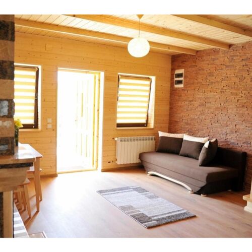 Domek drewniany 8-osobowy z tarasem