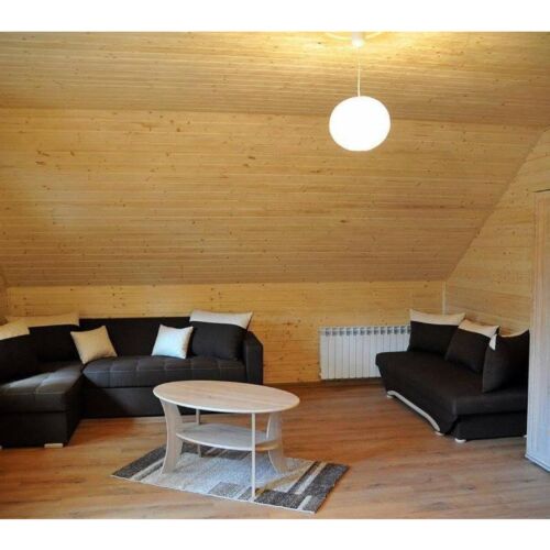 Domek drewniany 4-osobowy z balkonem