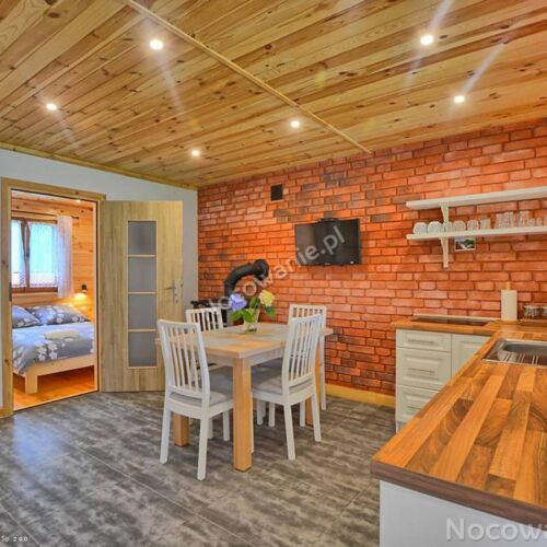 Domek drewniany 4-osobowy z dostępem do ogrodu