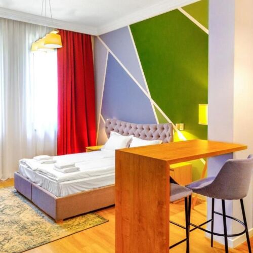 Camera dubla cu aer condiționat cu bucătărie proprie