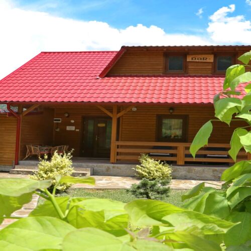 Cabană confort cu vedere spre munte pentru 8 pers. (se inchirieaza doar integral)
