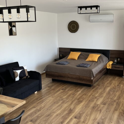 Apartament 4-osobowy na parterze z widokiem na jezioro