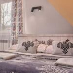 Pokój 3-osobowy z dostępem do ogrodu z widokiem na góry